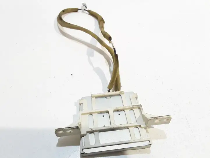 Toyota Avensis T270 (2009 - 2012) 8686020080 GPS антенна — фото 2