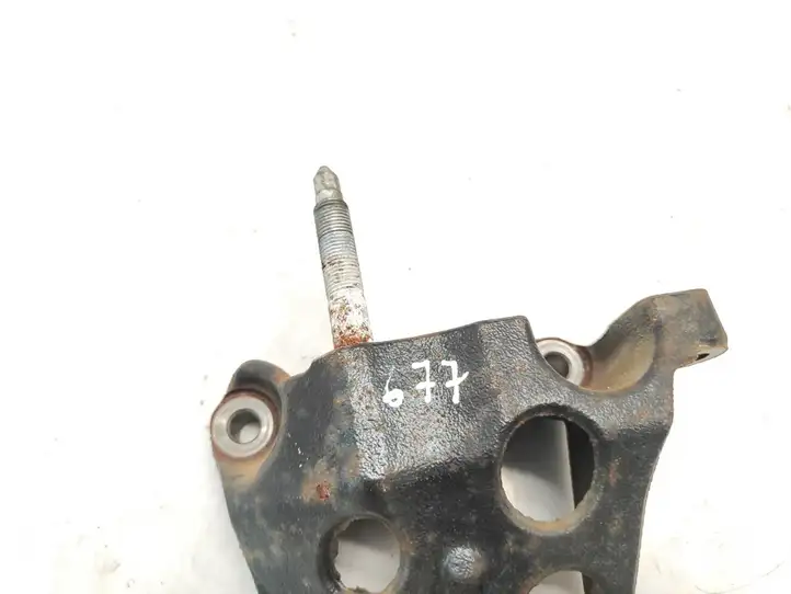Toyota RAV 4 (XA30) (2006 - 2016) 36010V1 Кронштейн двигателя — фото 4