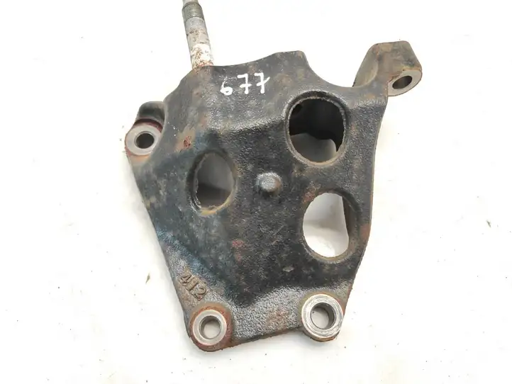 Toyota RAV 4 (XA30) (2006 - 2016) 36010V1 Кронштейн двигателя — фото 5