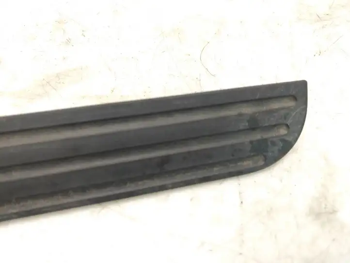 Toyota RAV 4 (XA30) (2006 - 2016) 679110R010 Внутренняя отделка переднего порога — фото 4