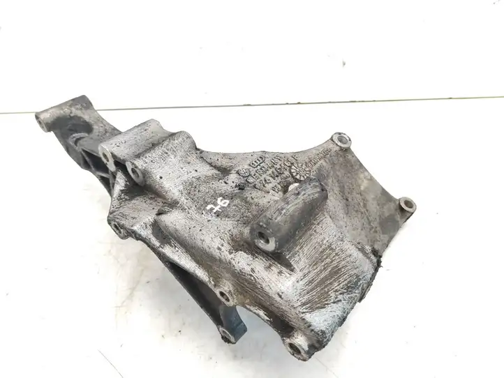 Volkswagen Transporter - Caravelle T4 (1990 - 2003) 074145169F Кронштейн двигателя — фото 1