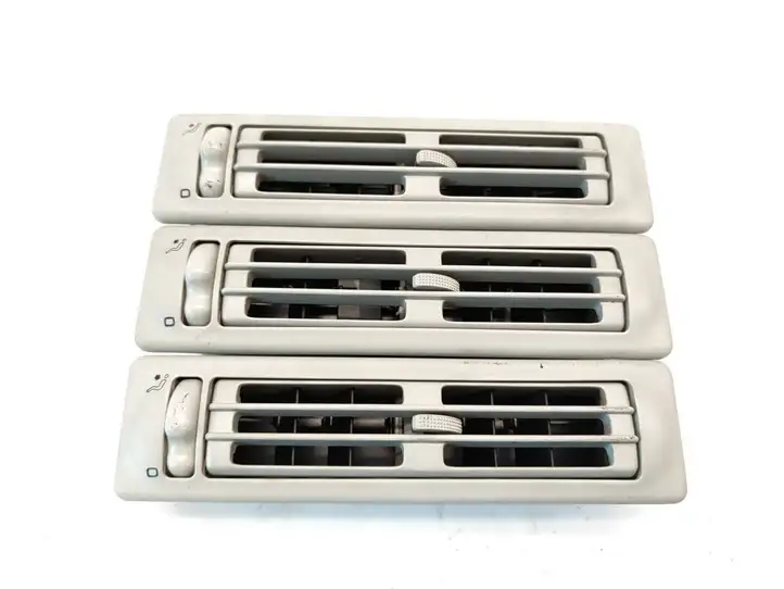 Volkswagen Transporter - Caravelle T4 (1990 - 2003) 703820963 Вентиляционная решетка крыши — фото 1