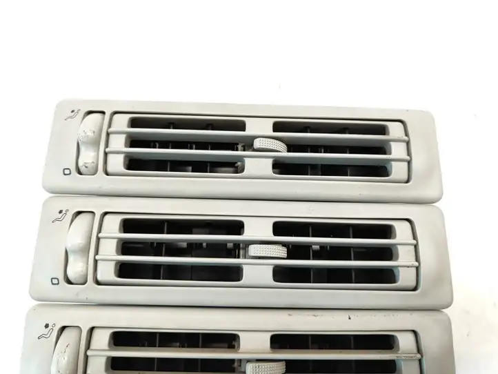 Volkswagen Transporter - Caravelle T4 (1990 - 2003) 703820963 Вентиляционная решетка крыши — фото 3