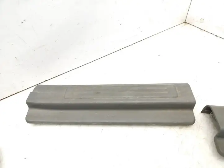 Suzuki Forenza (2003 - 2010) 96555528 Внутренняя отделка заднего порога — фото 8