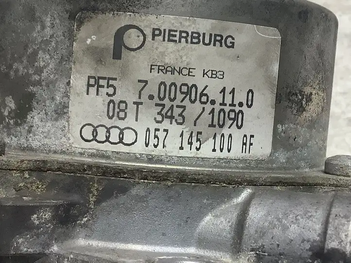 Audi A4 S4 B8 8K (2007 - 2011) 057145100AF Вакуумный насос — фото 3