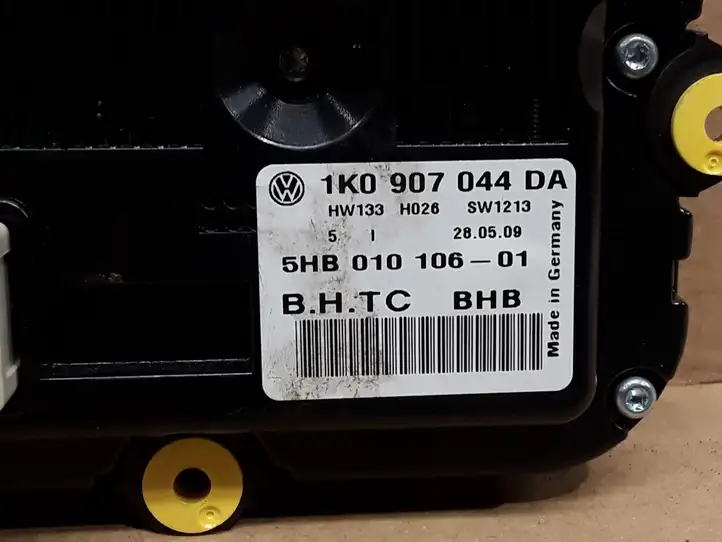Volkswagen Tiguan (2007 - 2011) 1K0907044DA Блок управления климат-контролем — фото 3