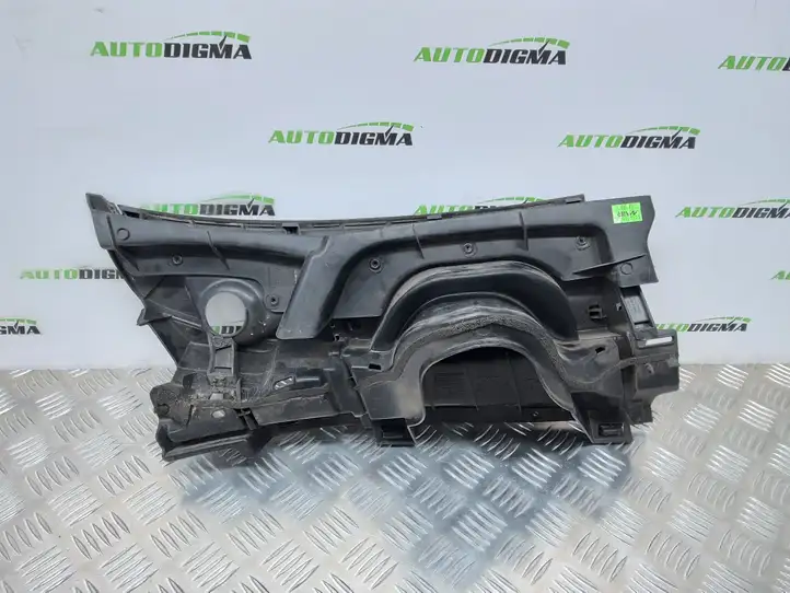 Toyota Auris 150 (2006 - 2012) 5578302050 Накладка стоек лобового стекла — фото 3