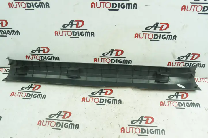 Toyota Auris 150 (2006 - 2012) 6791402150 Внутренняя отделка переднего порога — фото 2