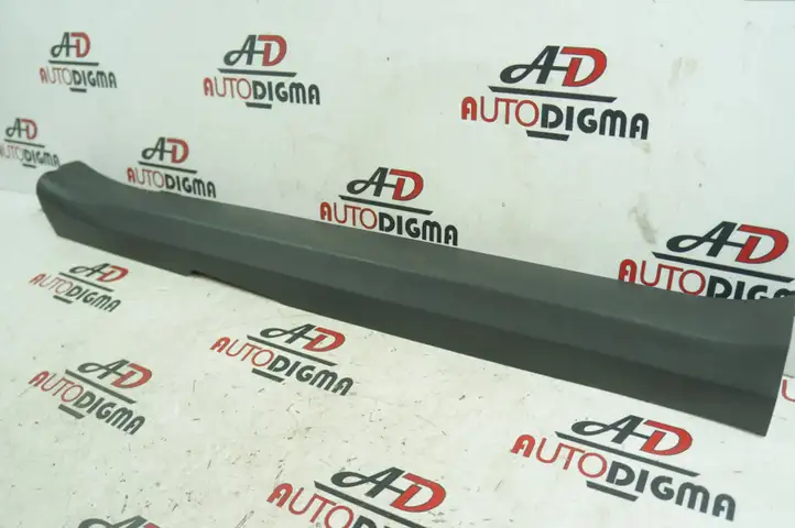 Toyota Auris 150 (2006 - 2012) 6791402150 Внутренняя отделка переднего порога — фото 3