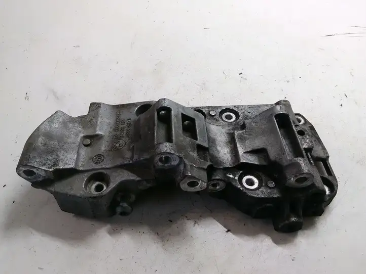 BMW 1 F20 F21 (2011 - 2019) 1116850686305 Кронштейн генератора — фото 1