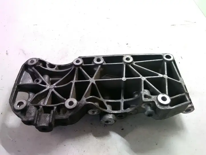 BMW 1 F20 F21 (2011 - 2019) 1116850686305 Кронштейн генератора — фото 2