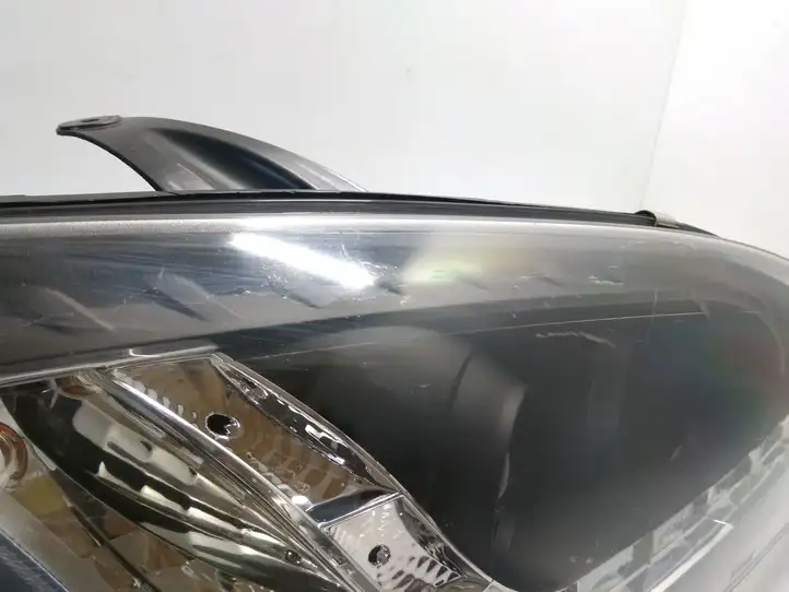 Lexus IS 220D-250-350 (2005 - 2010) Передняя фара — фото 4