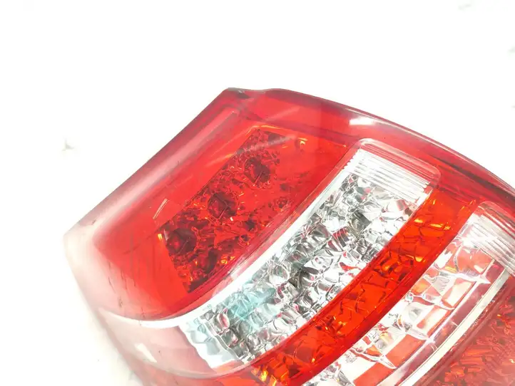 Toyota RAV 4 (XA30) (2006 - 2016) 815600R010 Задний фонарь в кузове — фото 4