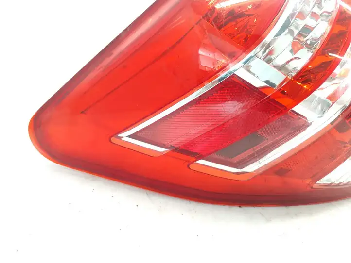 Toyota RAV 4 (XA30) (2006 - 2016) 815600R010 Задний фонарь в кузове — фото 5