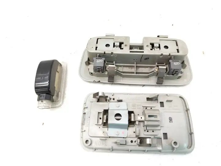 Toyota Corolla E120 E130 (2004 - 2007) 8124005040 Передняя подсветка — фото 7