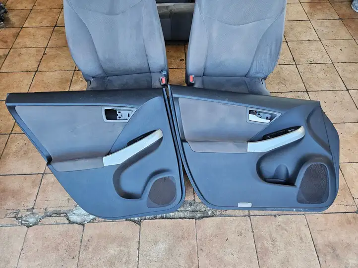 Toyota Prius (XW30) (2009 - 2015) Комплект отделки дверей — фото 3