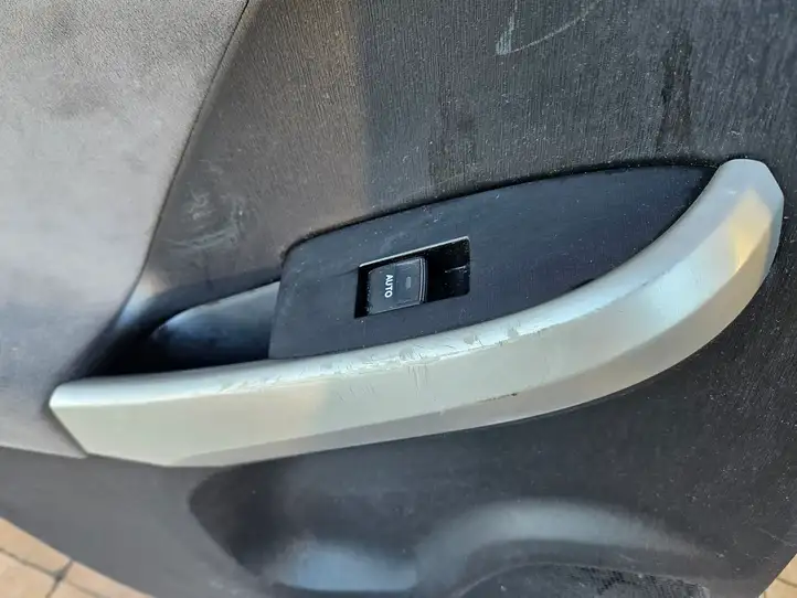 Toyota Prius (XW30) (2009 - 2015) Комплект отделки дверей — фото 9