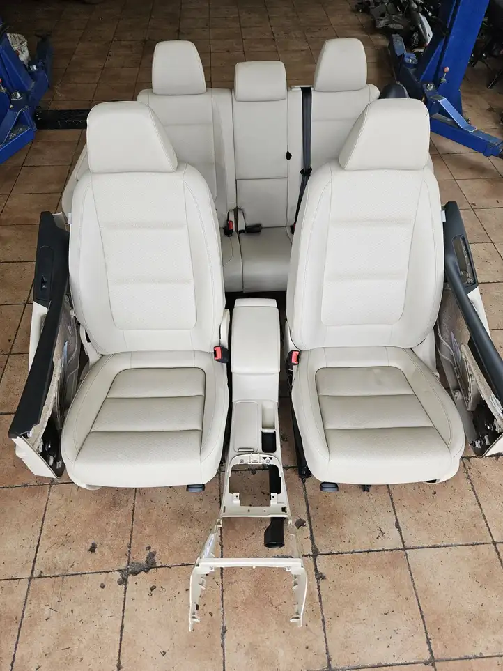 Volkswagen Tiguan (2011 - 2016) Комплект отделки дверей — фото 1