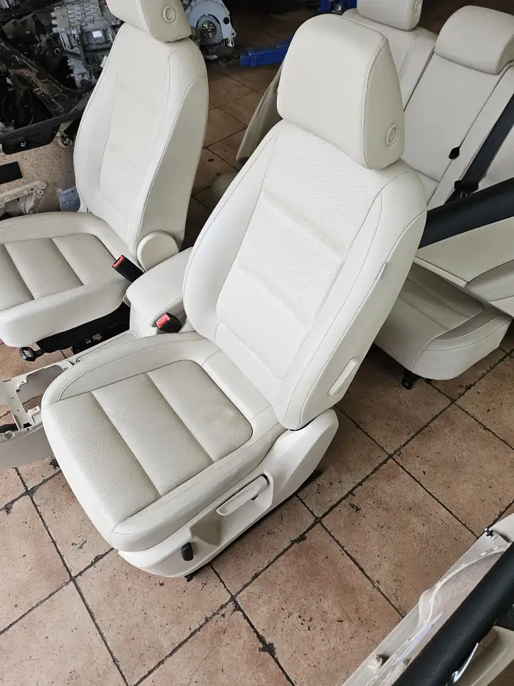Volkswagen Tiguan (2011 - 2016) Комплект отделки дверей — фото 4