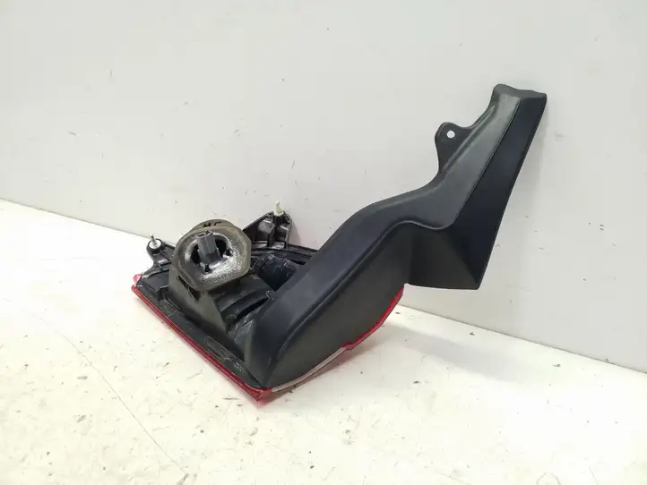 Subaru Outback (BS) (2014 - 2019) 946073 Задний фонарь в крышке багажника — фото 6