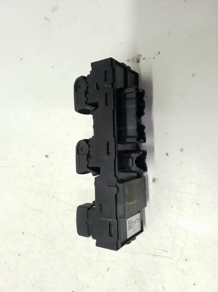 Subaru Outback (BS) (2014 - 2019) 83071AL44A Кнопка стеклоподъемников — фото 5
