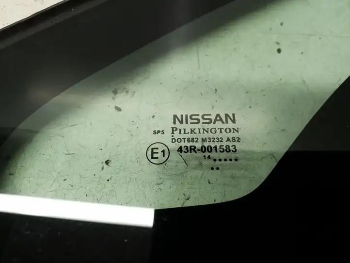 Nissan Leaf I (ZE0) (2010 - 2017) 768213NF0A Треугольное стекло кузова — фото 2