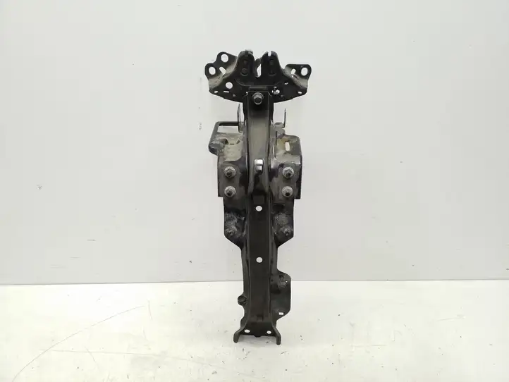 Nissan Leaf I (ZE0) (2010 - 2017) Верхняя панель радиатора — фото 1