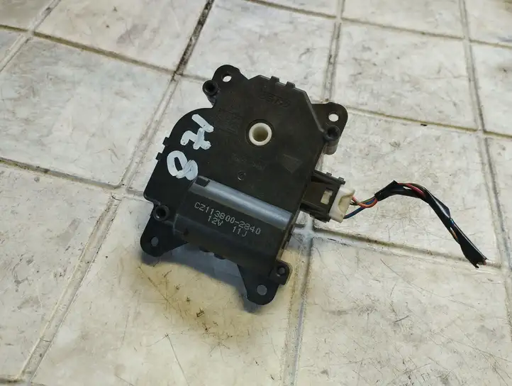 Mitsubishi Colt (2008 - 2012) CZ1138002840 Двигатель задвижки потока воздуха — фото 1
