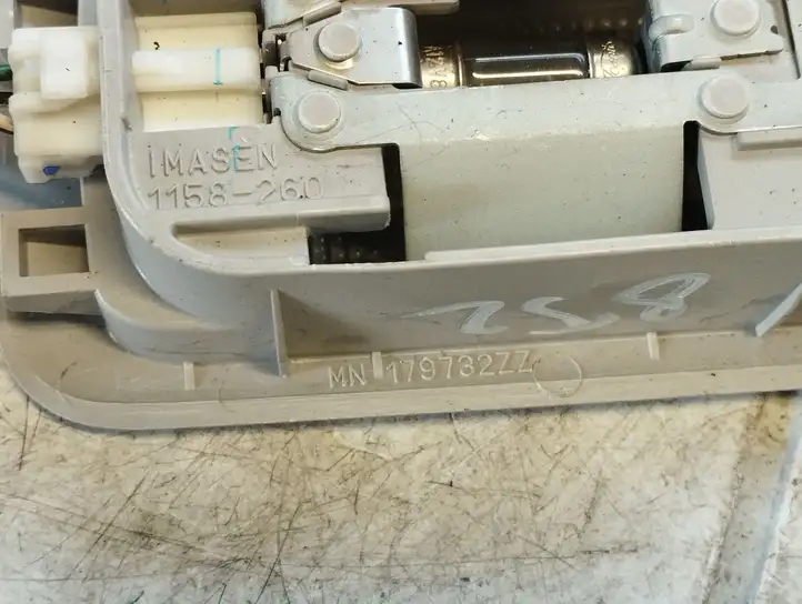 Mitsubishi Grandis (2003 - 2012) MN179732ZZ Задняя подсветка — фото 2