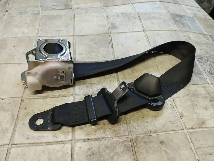 Citroen C4 I Picasso (2006 - 2013) 9654437977 Задний ремень безопасности — фото 1