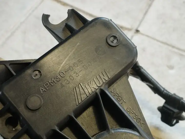 Mitsubishi Grandis (2003 - 2012) 43030046 Педаль акселератора — фото 2
