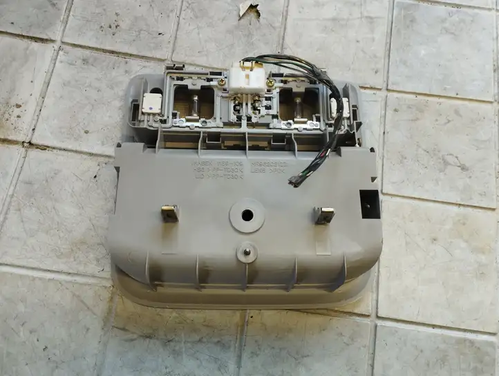 Mitsubishi Grandis (2003 - 2012) MR962021ZZ Передняя подсветка — фото 4