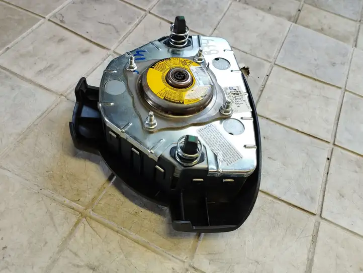 Volkswagen Fox (2005 - 2009) 5Z0880201A Подушка безопасности руля — фото 3