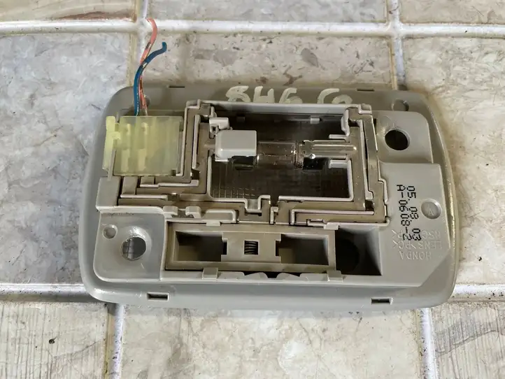 Honda FR-V (2004 - 2009) Задняя подсветка — фото 7