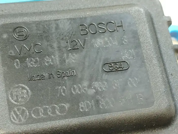 Skoda Superb B5 (3U) (2001 - 2008) 8D1820511B Двигатель задвижки потока воздуха — фото 2