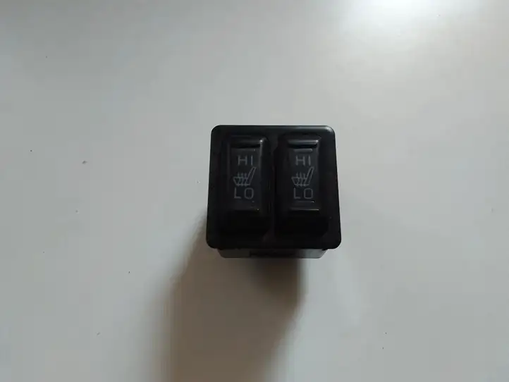 Mitsubishi Outlander (2012 - 2014) 4F074G24 Включатель обогрева — фото 1