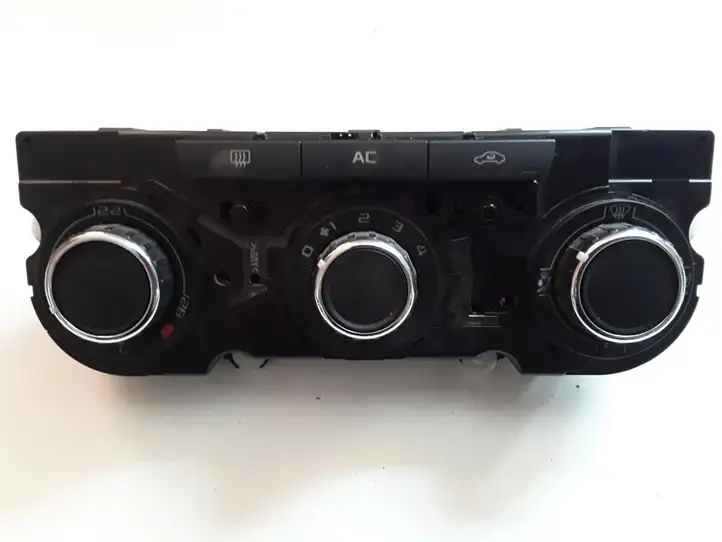 Skoda Yeti (5L) (2009 - 2012) 3T0820047M Блок управления кондиционером — фото 1