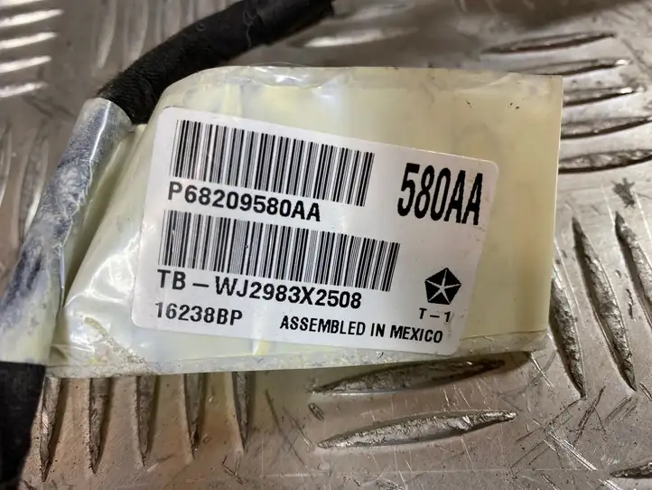 Jeep Grand Cherokee (2010 - 2021) Потолочная обшивка — фото 6
