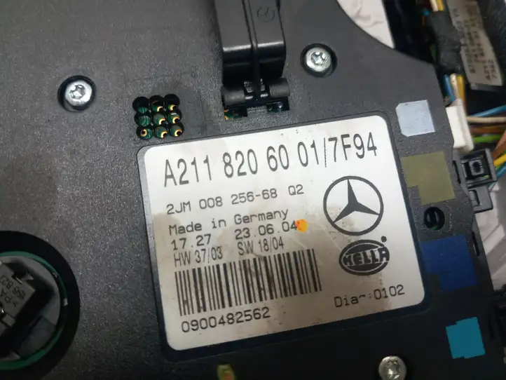 Mercedes-Benz E W211 (2002 - 2009) A2118206001 Передняя подсветка — фото 4