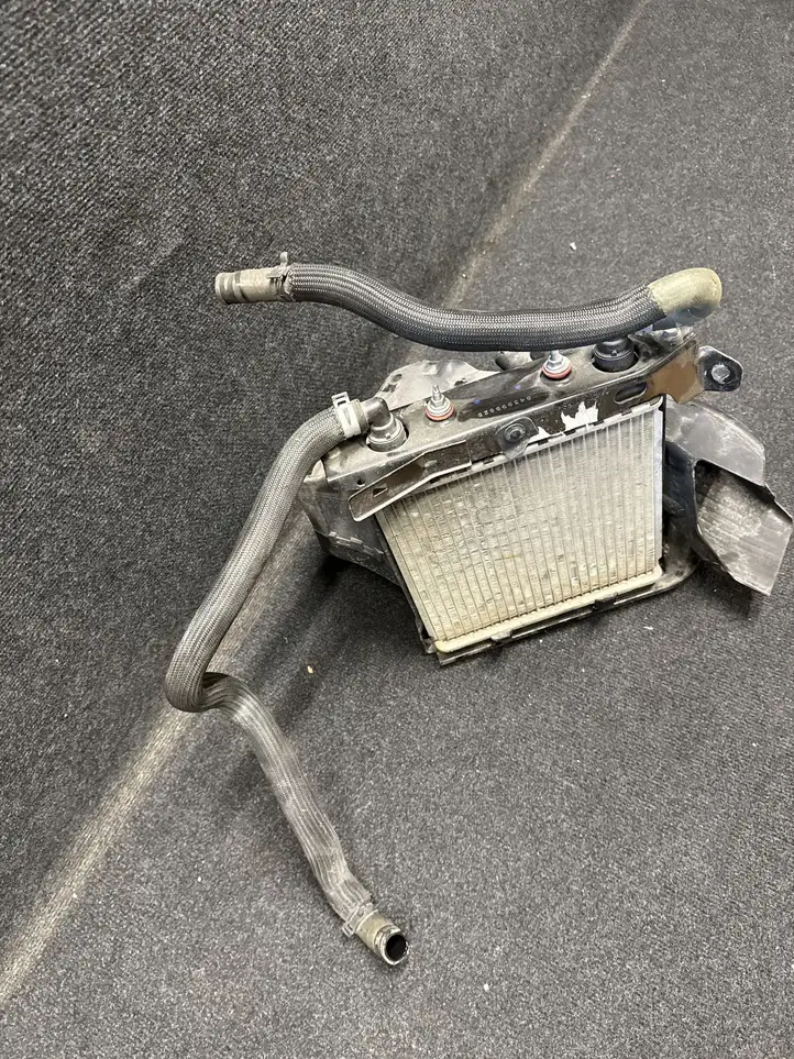 Chevrolet Camaro (2018 - ) 23370120 Дополнительный радиатор охлаждения — фото 2