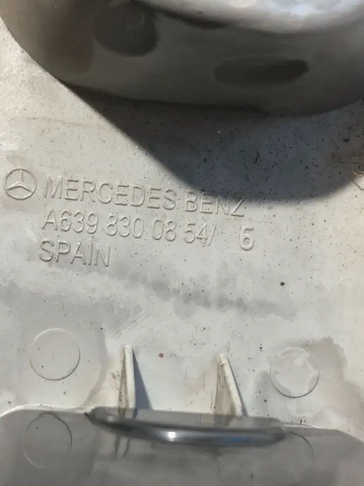 Mercedes-Benz Vito Viano W639 (2003 - 2010) A6398300854 Вентиляционная решетка крыши — фото 3