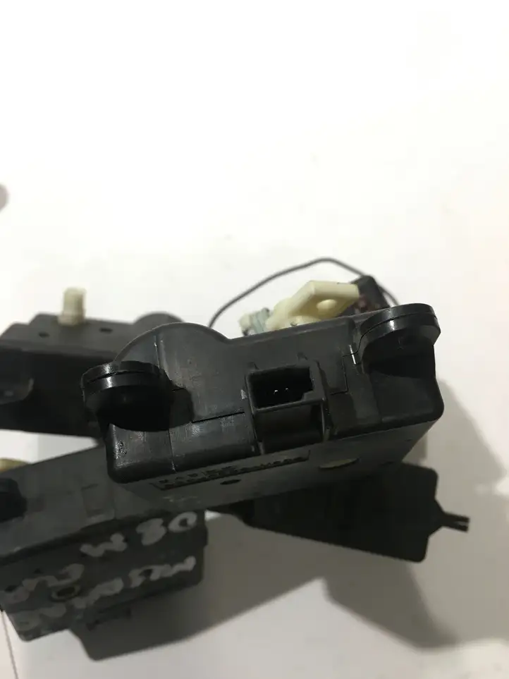 Nissan Murano Z51 (2009 - 2016) 3K01030851 Двигатель задвижки потока воздуха — фото 3