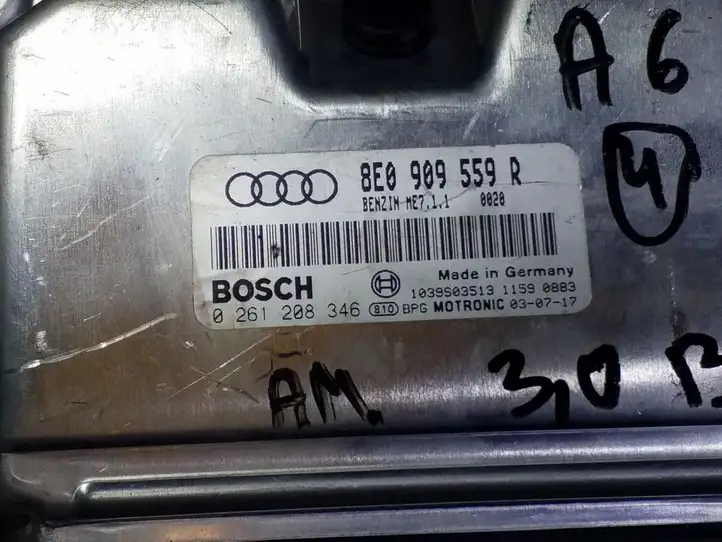 Audi A6 S6 C5 4B (2001 - 2004) 8E0909559R Блок управления двигателем (ECU) — фото 2