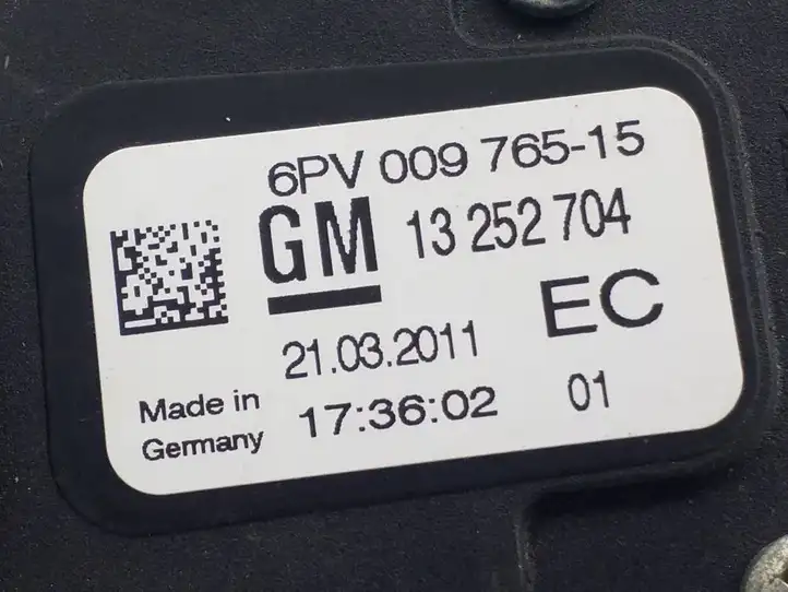 Opel Astra J (2009 - 2012) 13252704 Педаль акселератора — фото 2