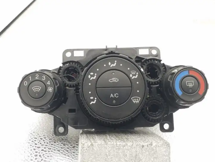 Ford Fiesta (2009 - 2012) 8A6119980BE Кнопка кондиционера — фото 1