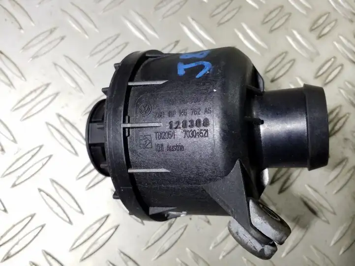 Volkswagen Jetta V (2005 - 2010) 1K0145700A Резонатор впуска — фото 2
