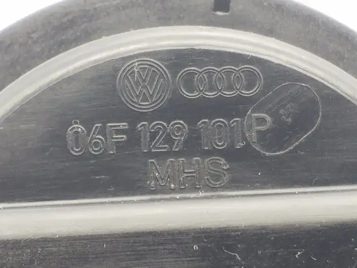 Audi A4 S4 B6 8E 8H (2000 - 2006) 06F129101P Шланг сапуна — фото 3
