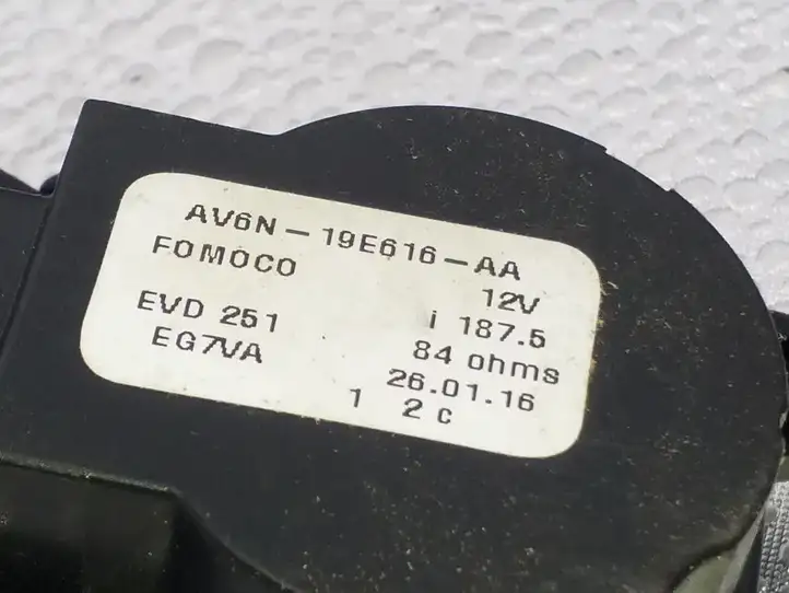 Ford Focus ST (2015 - 2018) AV6N19E616AA Двигатель задвижки потока воздуха — фото 2