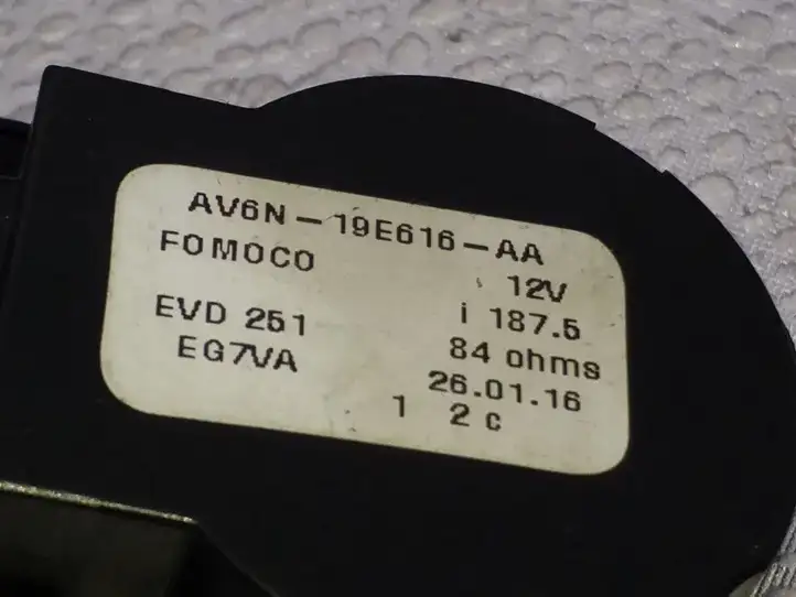 Ford Focus ST (2015 - 2018) AV6N19E616AA Двигатель задвижки потока воздуха — фото 2