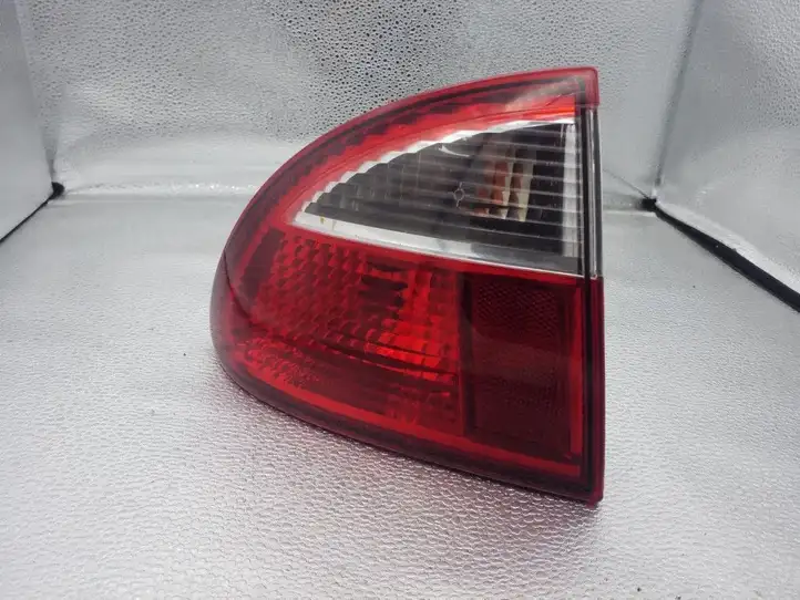 Seat Leon (1M) (1998 - 2006) 1M6945257 Задний фонарь в кузове — фото 1